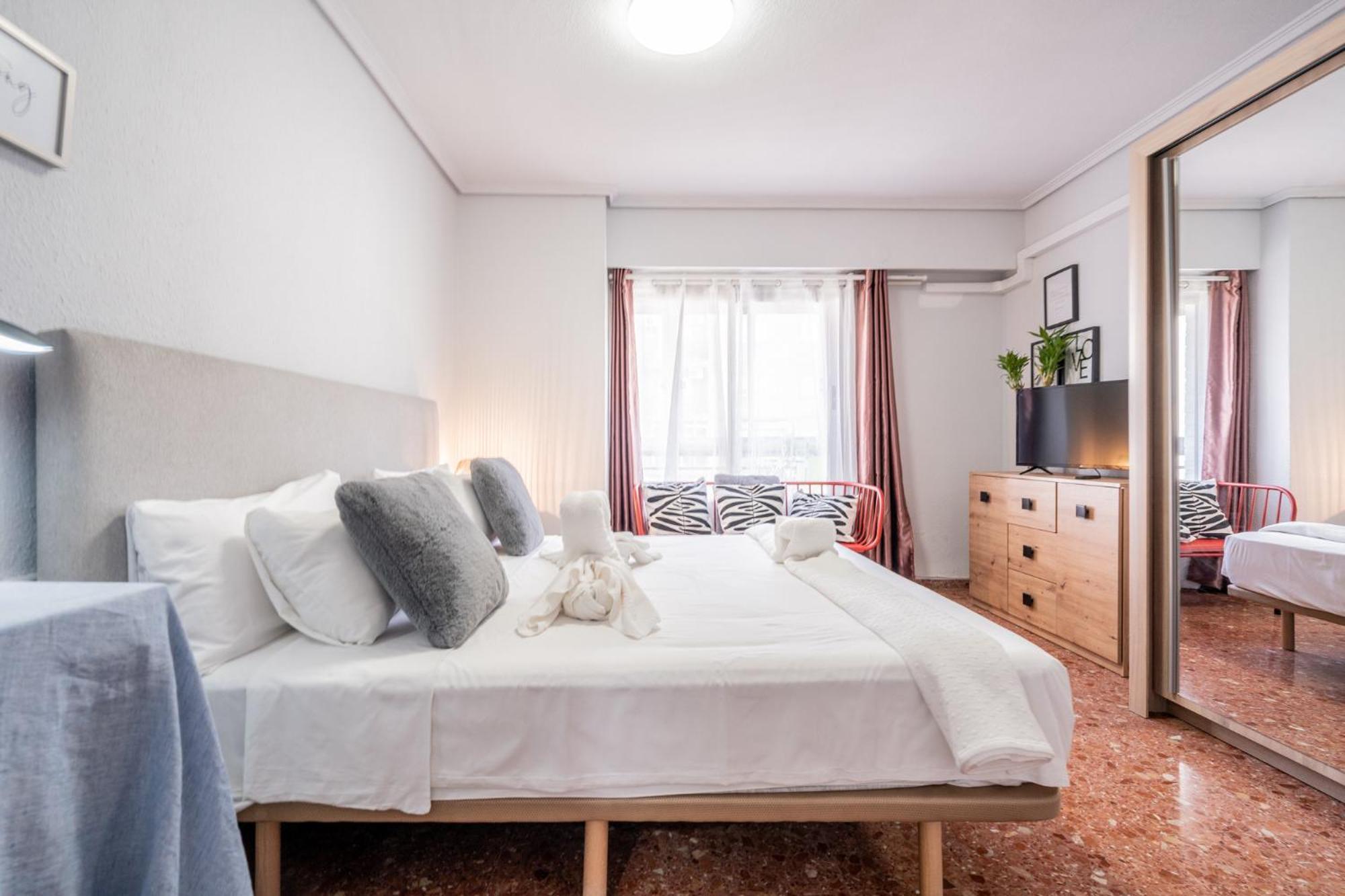 Apartamento Familiar En Avenida Del Puerto Валенсия Экстерьер фото