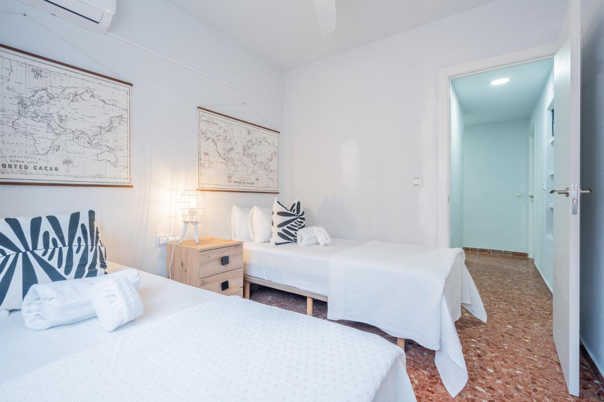 Apartamento Familiar En Avenida Del Puerto Валенсия Экстерьер фото
