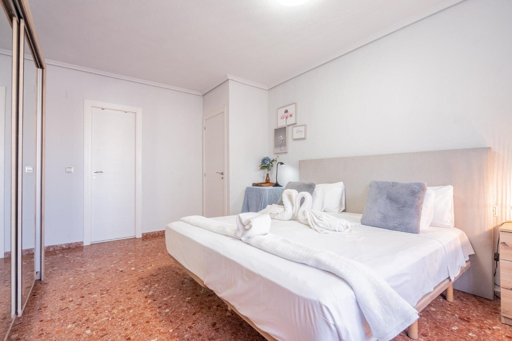 Apartamento Familiar En Avenida Del Puerto Валенсия Экстерьер фото