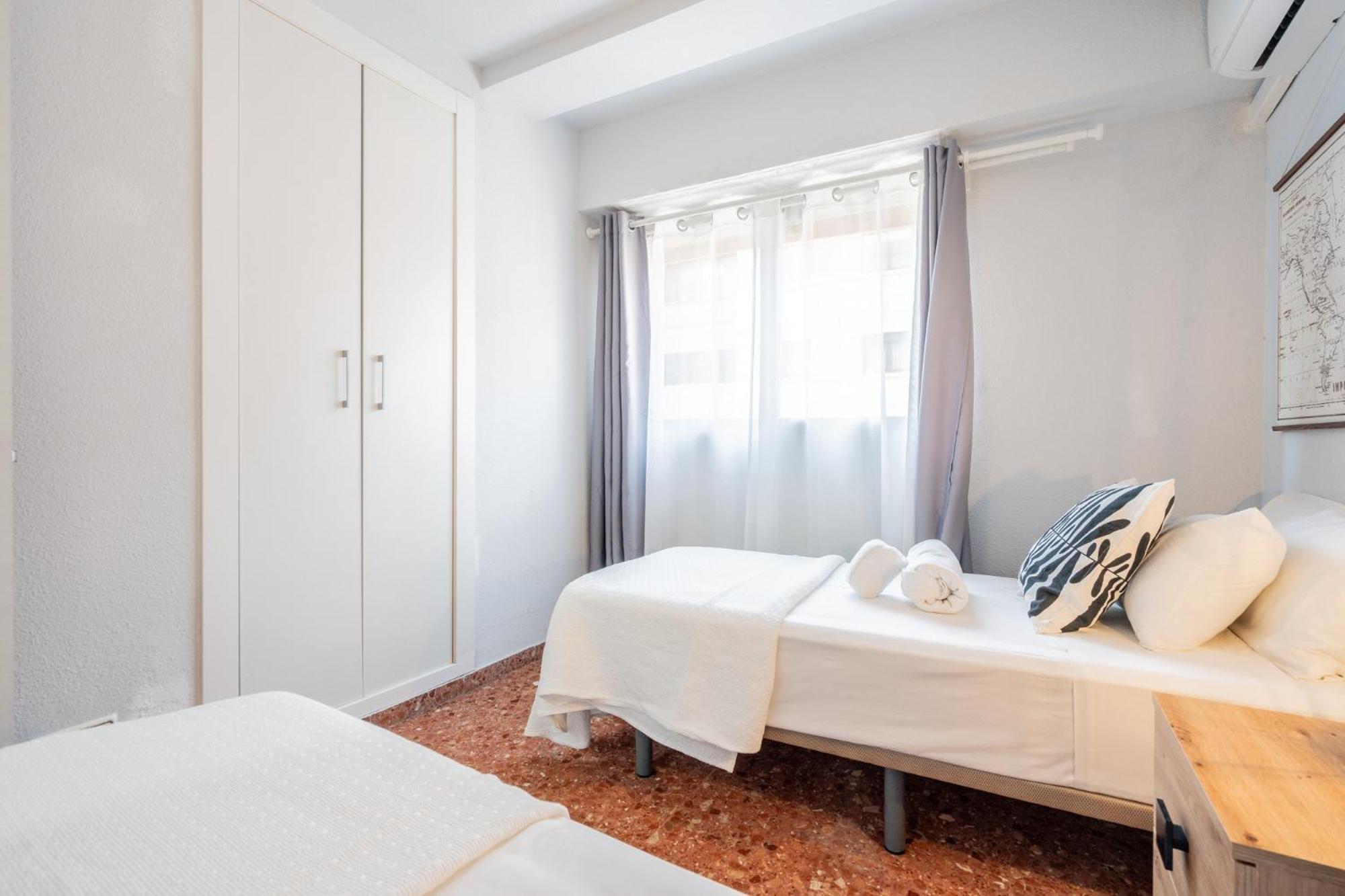 Apartamento Familiar En Avenida Del Puerto Валенсия Экстерьер фото
