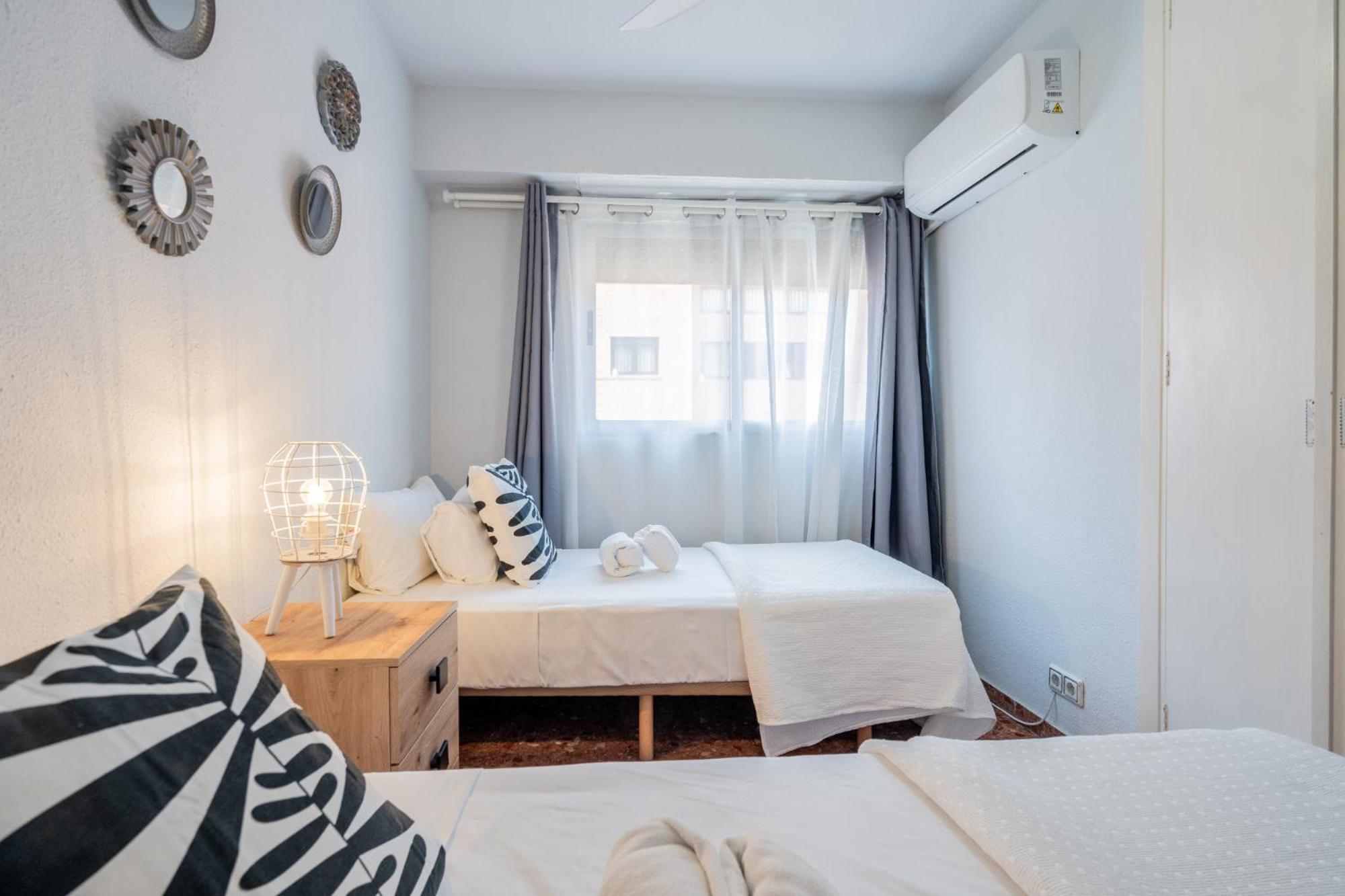 Apartamento Familiar En Avenida Del Puerto Валенсия Экстерьер фото